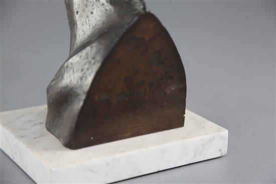 § Sally Arnup (1930-2015). A bronze head of a racehorse, height 9.25in.